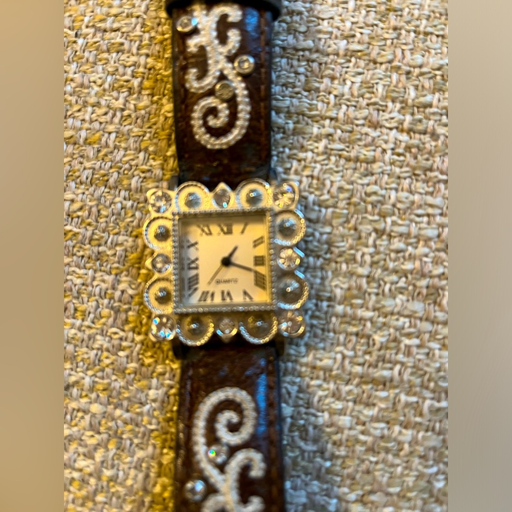 Watch - Picture 2 of 7